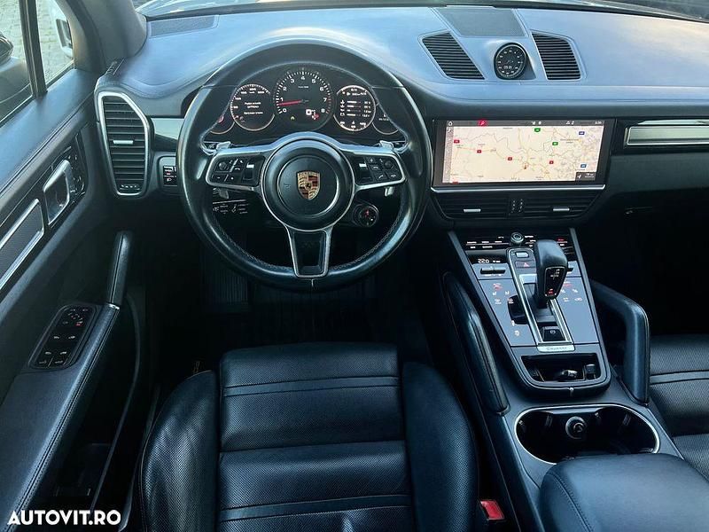 Second-hand Porsche Cayenne 340 CP (250 kW) 2018 Culoarenegru SUV