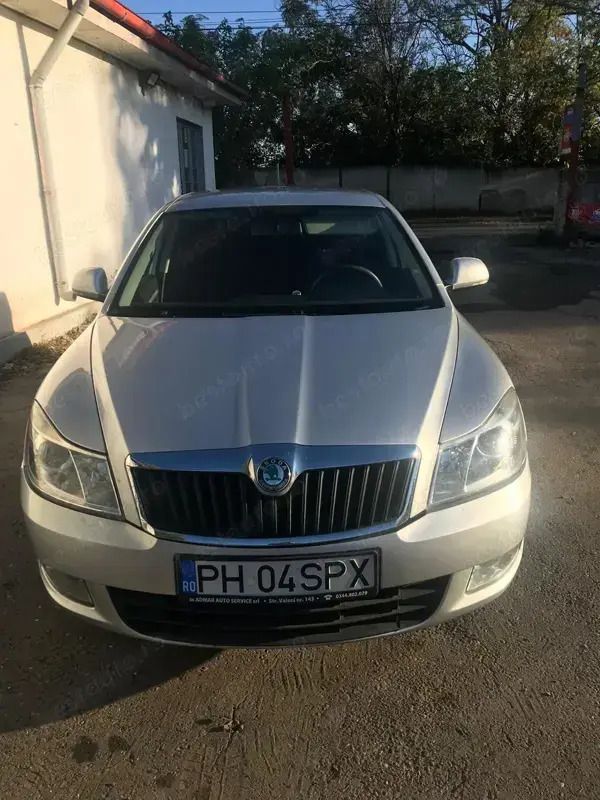 Utilizat 2012 Skoda Octavia Berlinǎ | 3.900 EUR (Preț bun) - Imagine 1/4
