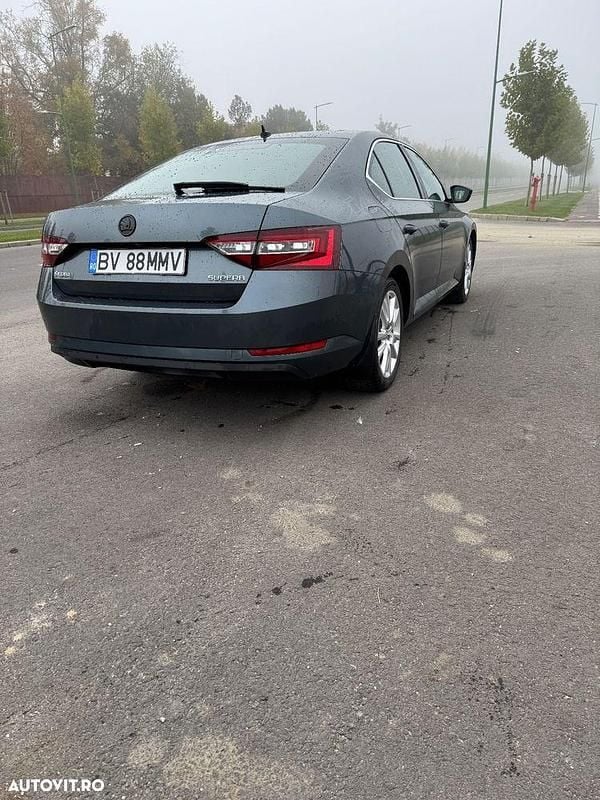 Second-hand Skoda Superb Style 179 CP (131 kW) 2017 Culoaregri Berlinǎ