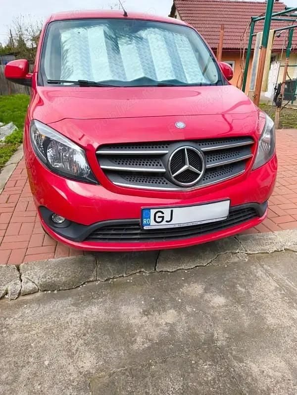 Rosu Utilizat 2017 Mercedes Citan 111 Berlinǎ | 10.700 EUR - Imagine 1/4