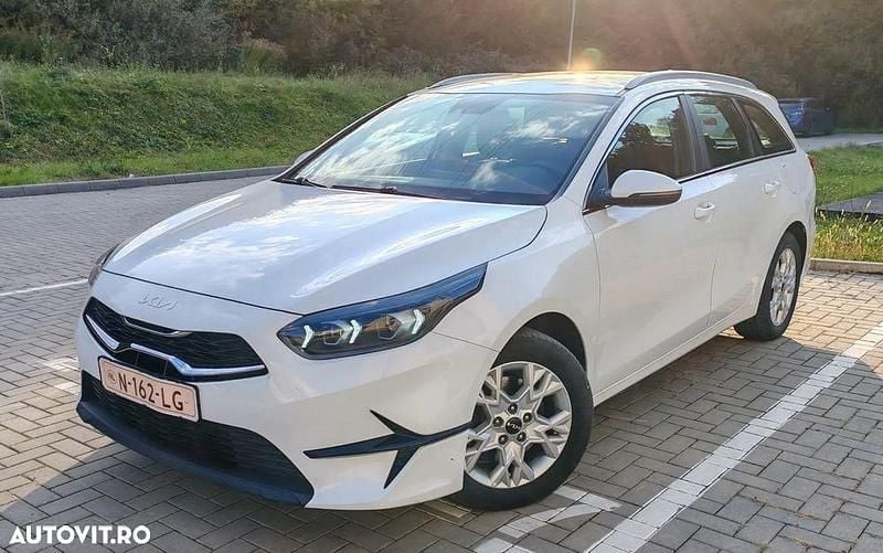 Second-hand Kia Ceed 160 CP (117 kW) 2021 Culoarealb Hatchback