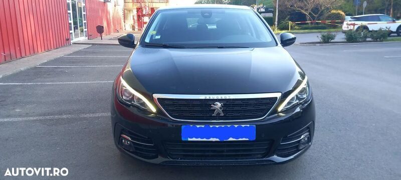 Negru Utilizat 2020 Peugeot 308 Active Hatchback | 7.999 EUR (Preț OK) - Imagine 1/4