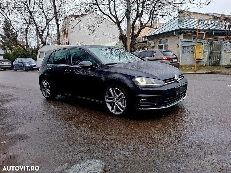 Second-hand VW Golf VII Highline 150 CP (110 kW) 2017 Culoarenegru Hatchback