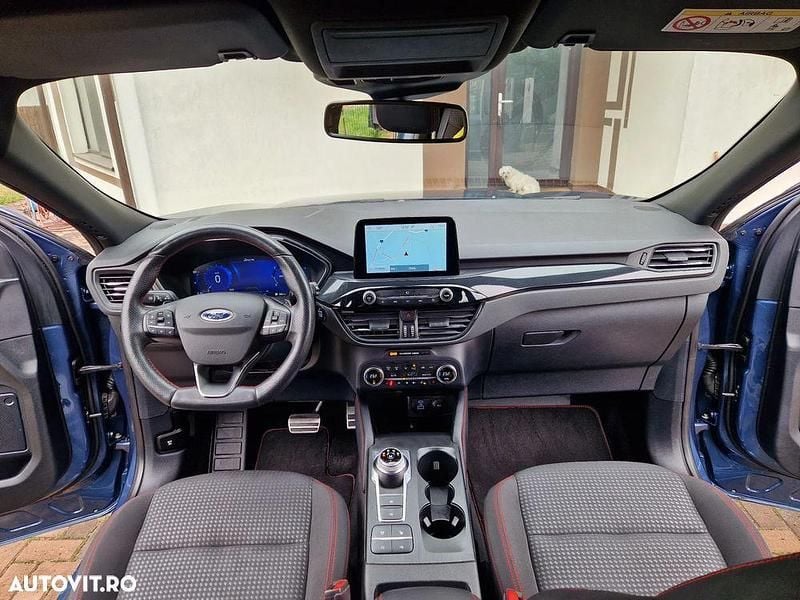 Second-hand Ford Kuga ST-Line 190 CP (139 kW) 2021 Culoarealbastru SUV