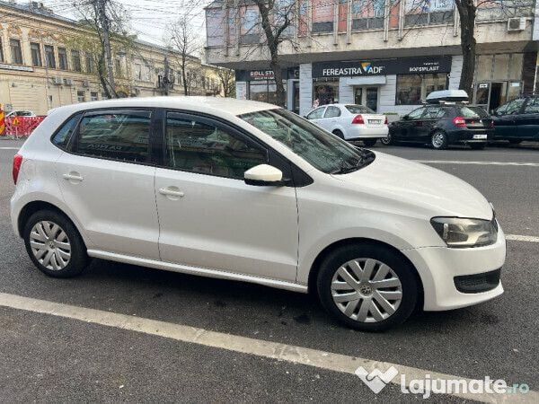 Alb Utilizat 2012 VW Polo Hatchback | 3.800 EUR (Preț OK) - Imagine 1/4