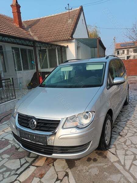 Utilizat 2010 VW Touran Monovolum | 3.950 EUR (Preț OK) - Imagine 1/4