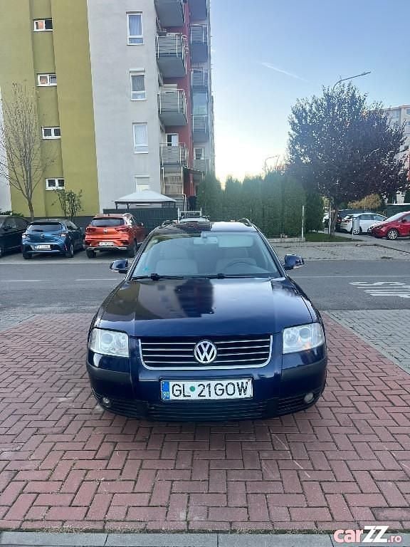 Albastru Utilizat 2005 VW Passat Break | 1.399 EUR (Preț bun) - Imagine 1/4