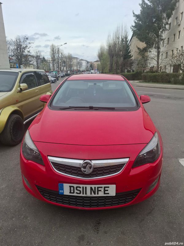 Utilizat 2011 Opel Astra Hatchback | 1.500 EUR - Imagine 1/4