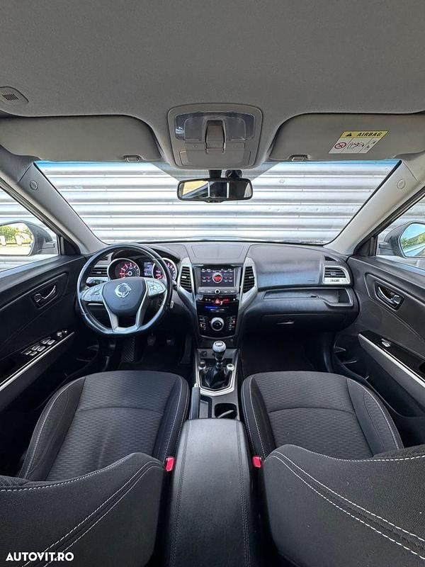 Second-hand Ssangyong (KGM) Tivoli 128 CP (94 kW) 2017 Culoarealbastru SUV