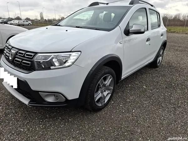 Alb Second-hand 2020 Dacia Sandero Stepway Berlinǎ | 6.350 EUR (Preț bun) - Imagine 1/4