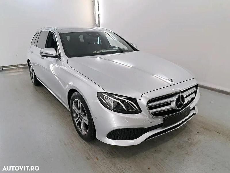 Culoareargint Utilizat 2017 Mercedes E200 Avantgarde Break | 15.000 EUR (Super Preț) - Imagine 1/4
