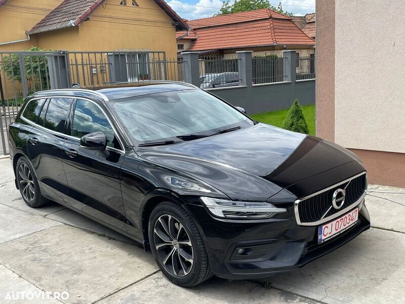 Negru Utilizat 2019 Volvo V60 Momentum Break | 17.999 EUR (Scump) - Imagine 1/4