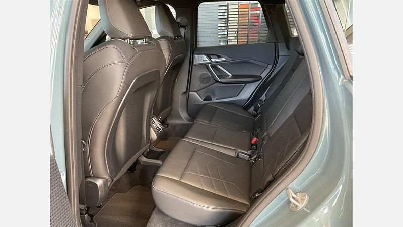 Second-hand BMW X1 Comfort Edition 150 CP (110 kW) 2025 Verde cape york metalizat metalizat SUV