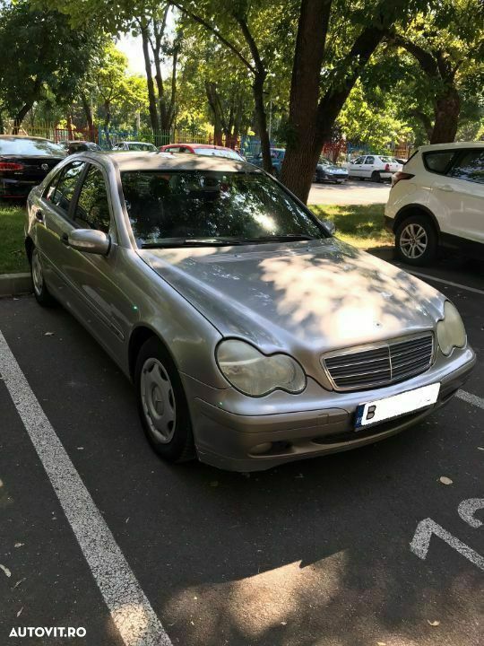 Gri Utilizat 2003 Mercedes C200 Berlinǎ | 2.200 EUR - Imagine 1/4