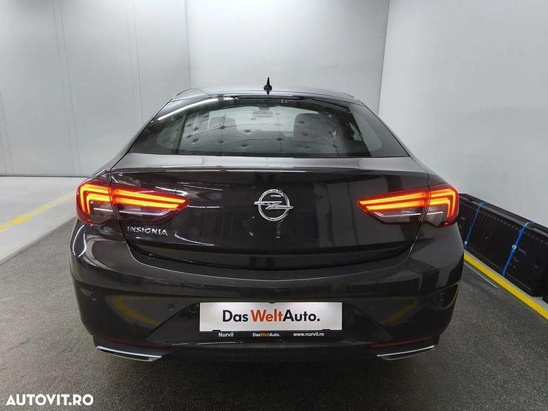 Second-hand Opel Insignia Elegance 174 CP (127 kW) 2021 Culoaremaro Berlinǎ