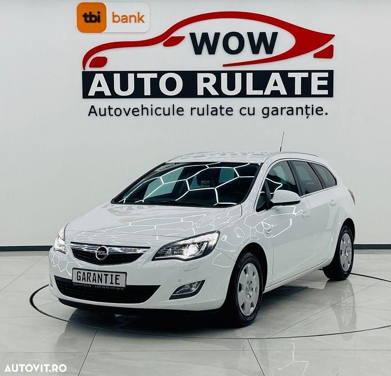 Culoarealb Utilizat 2011 Opel Astra Edition Break | 4.590 EUR (Puțin scump) - Imagine 1/4