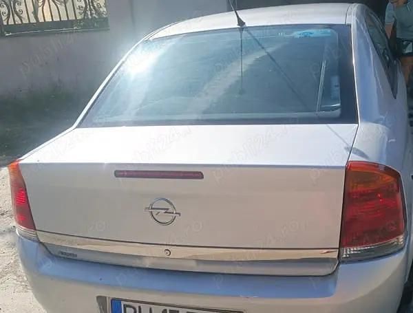 Gri Utilizat 2003 Opel Vectra Berlinǎ | 2.100 EUR (Preț OK) - Imagine 1/4