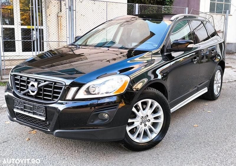 Culoarenegru Utilizat 2010 Volvo XC60 Summum SUV | 7.950 EUR (Preț bun) - Imagine 1/4