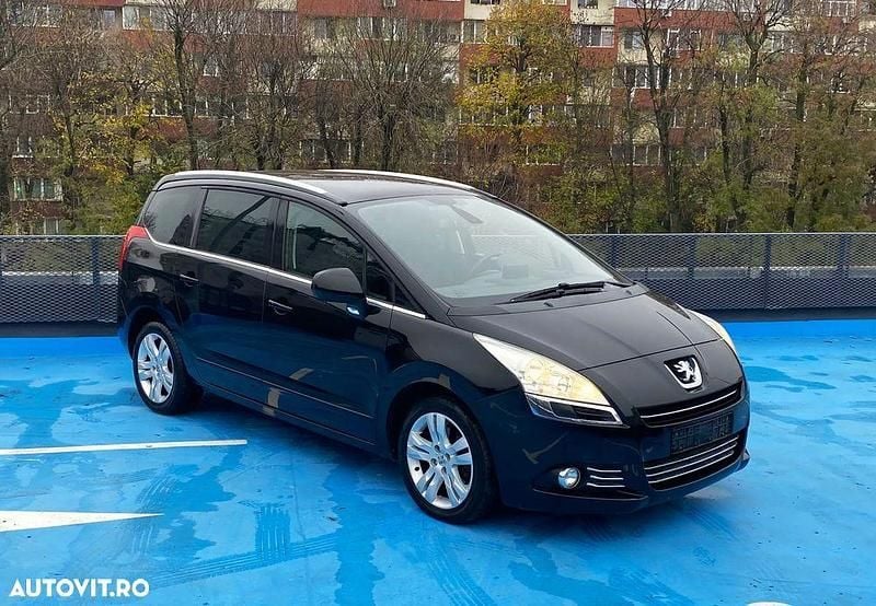 Culoarenegru Utilizat 2011 Peugeot 5008 Active Monovolum | 4.400 EUR (Preț OK) - Imagine 1/4