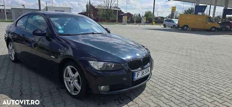 Culoarealbastru Utilizat 2009 BMW 320 Coupe | 4.900 EUR (Preț bun) - Imagine 1/4