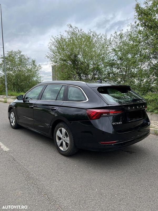 Culoarenegru Utilizat 2021 Skoda Octavia Style Break | 17.950 EUR (Preț OK) - Imagine 1/4
