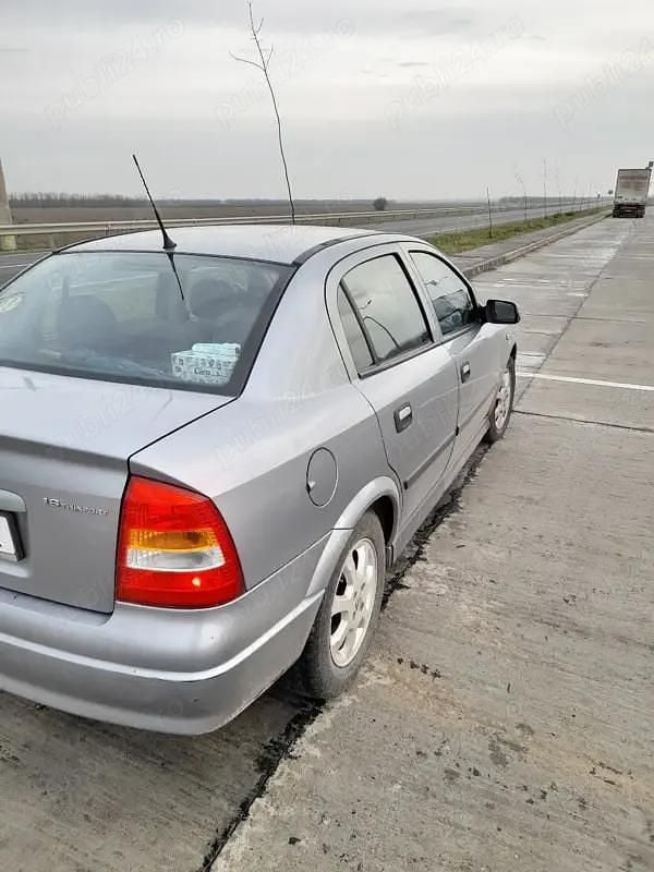 Second-hand Opel Astra 103 CP (75 kW) 2008 Berlinǎ