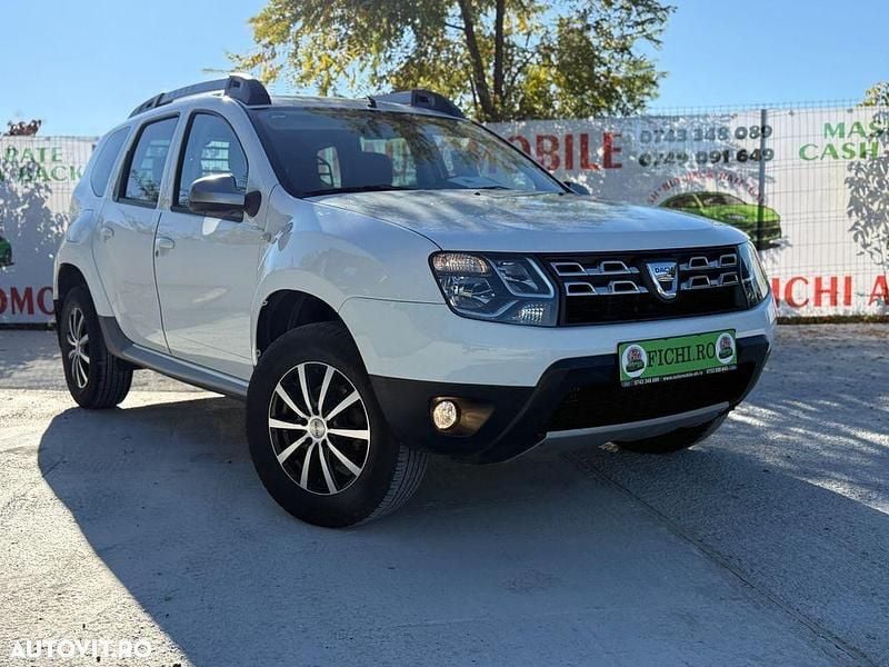 Alb Utilizat 2015 Dacia Duster Prestige SUV | 6.490 EUR (Preț OK) - Imagine 1/4