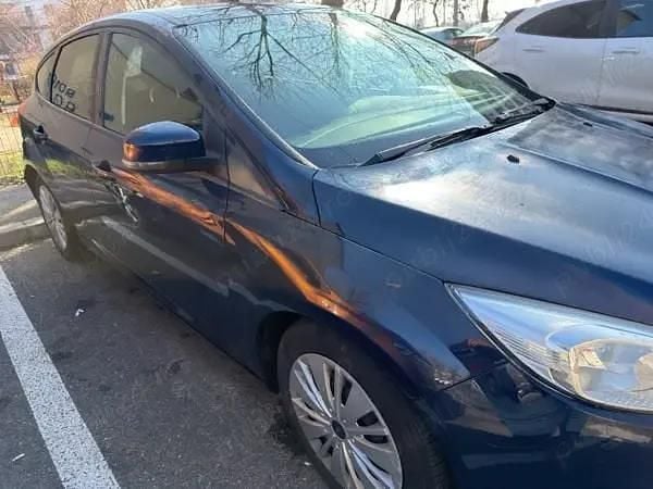 Albastru Second-hand 2017 Ford Focus Hatchback | 5.500 EUR (Super Preț) - Imagine 1/4