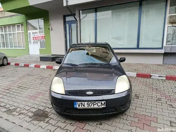 Utilizat 2005 Ford Fiesta Hatchback | 1.600 EUR (Preț bun) - Imagine 1/4
