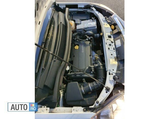 Second-hand Opel Zafira 150 CP (110 kW) 2011 Alb Monovolum