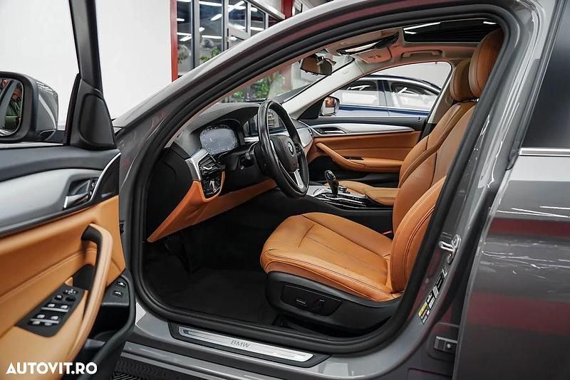 Second-hand BMW 520 Luxury Line 204 CP (150 kW) 2022 Culoaregri Berlinǎ