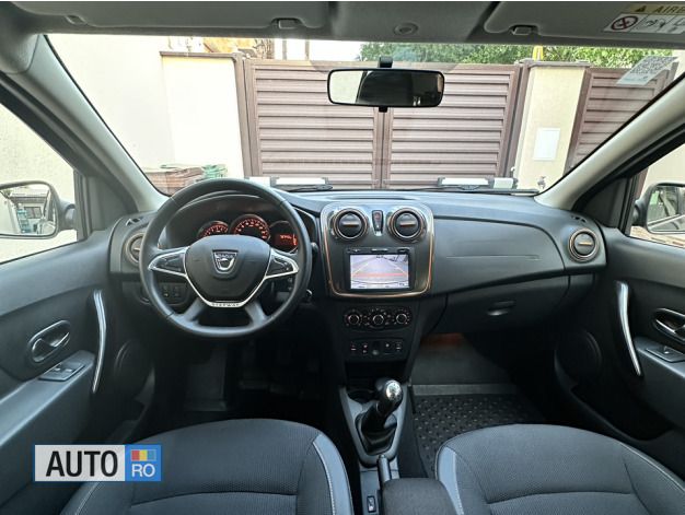 Second-hand Dacia Sandero 90 CP (66 kW) 2018 Gri Hatchback