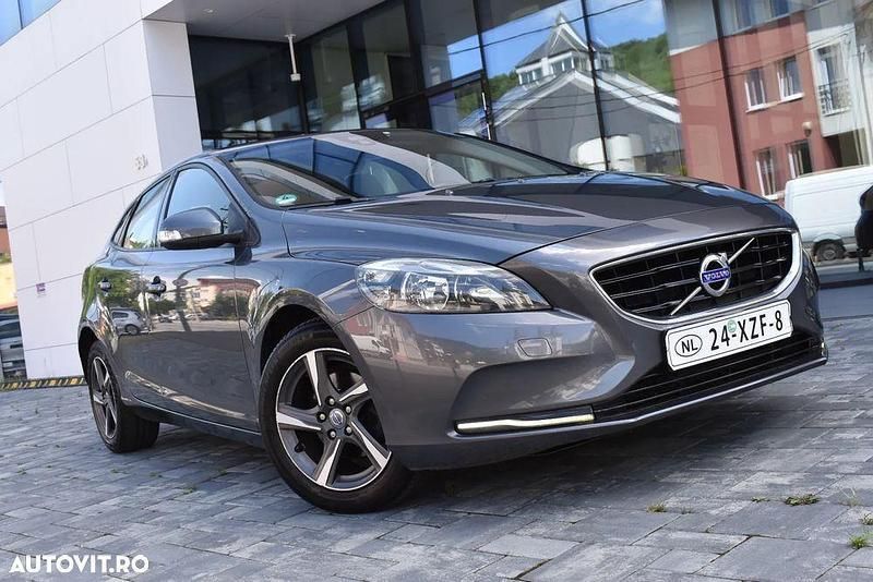 Gri Utilizat 2013 Volvo V40 Break | 7.399 EUR (Preț OK) - Imagine 1/4