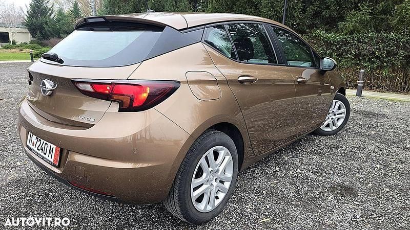 Second-hand Opel Astra Edition 105 CP (77 kW) 2016 Culoaremaro Hatchback