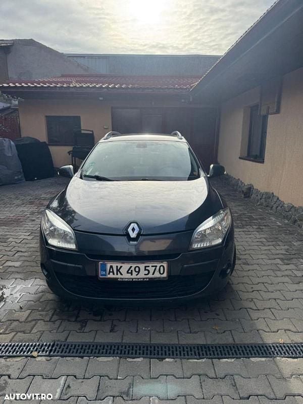 Culoaregri Second-hand 2011 Renault Mégane GrandTour Luxe Break | 4.590 EUR (Preț OK) - Imagine 1/4