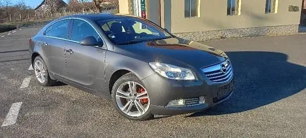 Second-hand Opel Insignia 130 CP (95 kW) 2011 Hatchback