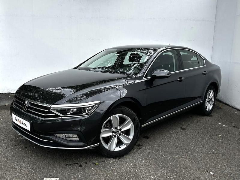 Gri mediu normal Utilizat 2021 VW Passat Highline | 23.345 EUR (Preț OK) - Imagine 1/4