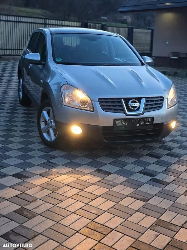 Culoareargint Utilizat 2007 Nissan Qashqai Tekna SUV | 4.999 EUR (Preț OK) - Imagine 1/4