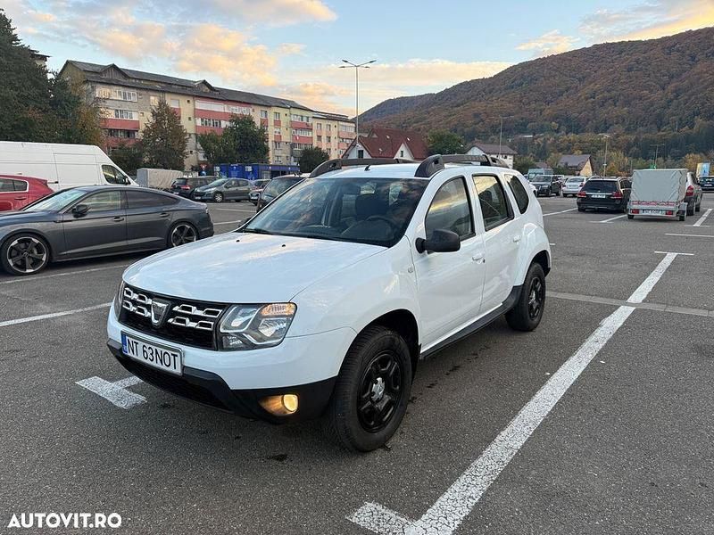 Culoarealb Utilizat 2018 Dacia Duster Lauréate SUV | 8.200 EUR (Super Preț) - Imagine 1/4