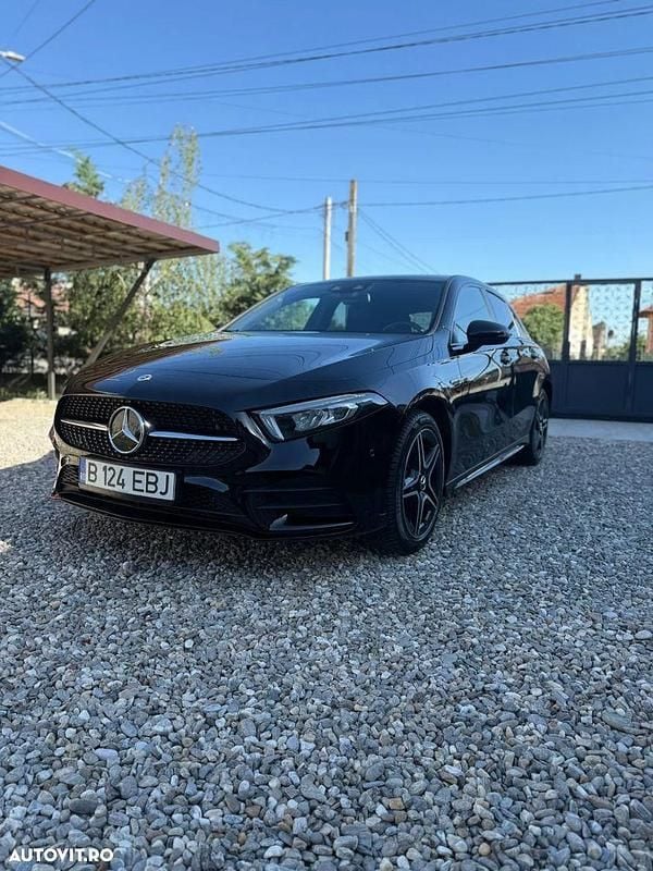 Second-hand Mercedes A250 AMG line 218 CP (160 kW) 2020 Culoarenegru Hatchback