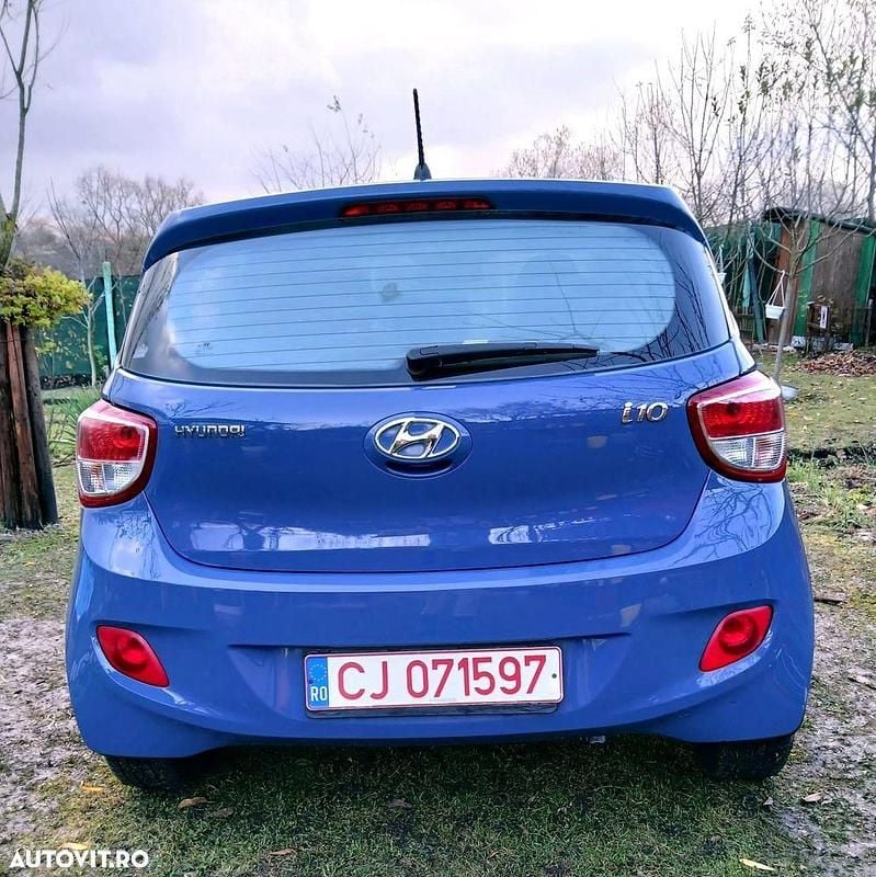 Second-hand Hyundai i10 Classic 66 CP (48 kW) 2015 Culoarealbastru Hatchback