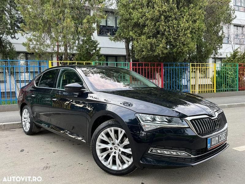 Culoarealbastru Second-hand 2019 Skoda Superb SportLine Berlinǎ | 19.800 EUR (Scump) - Imagine 1/4