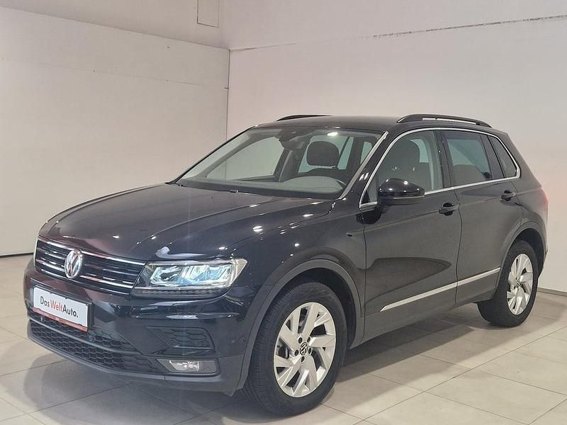 Negru normal Utilizat 2018 VW Tiguan Comfortline SUV | 23.350 EUR (Preț OK) - Imagine 1/4