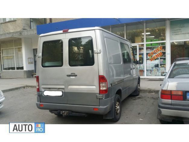 Argintiu Utilizat 2006 Mercedes Sprinter Van | 5.950 EUR (Preț bun) - Imagine 1/4
