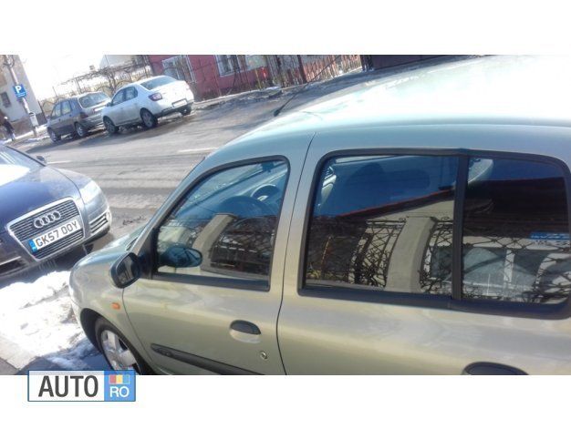 Verde Utilizat 2003 Renault Clio II Berlinǎ | 1.650 EUR (Puțin scump) - Imagine 1/4