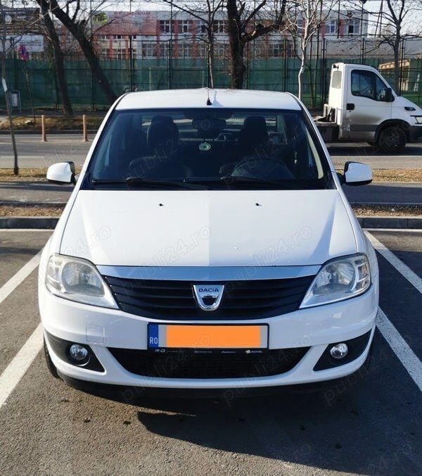 Second-hand Dacia Logan 90 CP (66 kW) 2012 Alb Berlinǎ
