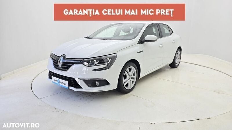 Alb Utilizat 2020 Renault Mégane IV Zen Hatchback | 11.450 EUR (Preț OK) - Imagine 1/3