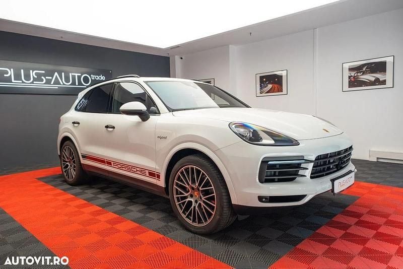 Culoarealb Utilizat 2023 Porsche Cayenne SUV | 75.000 EUR (Preț OK) - Imagine 1/4