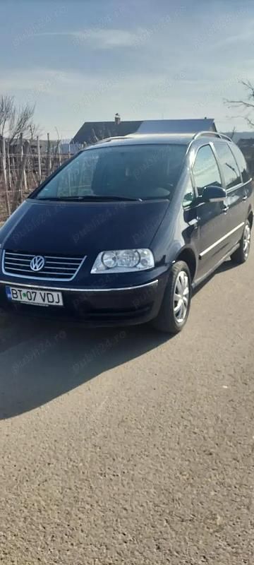 Utilizat 2010 VW Sharan Monovolum | 4.200 EUR (Super Preț) - Imagine 1/4