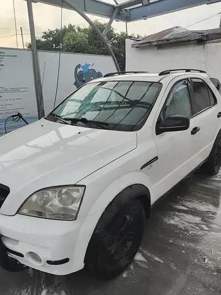 Utilizat 2004 Kia Sorento SUV | 2.000 EUR - Imagine 1/4
